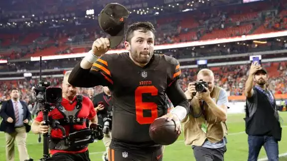 Green Bay Packers at Cleveland Browns performing live at Huntington Bank Field.