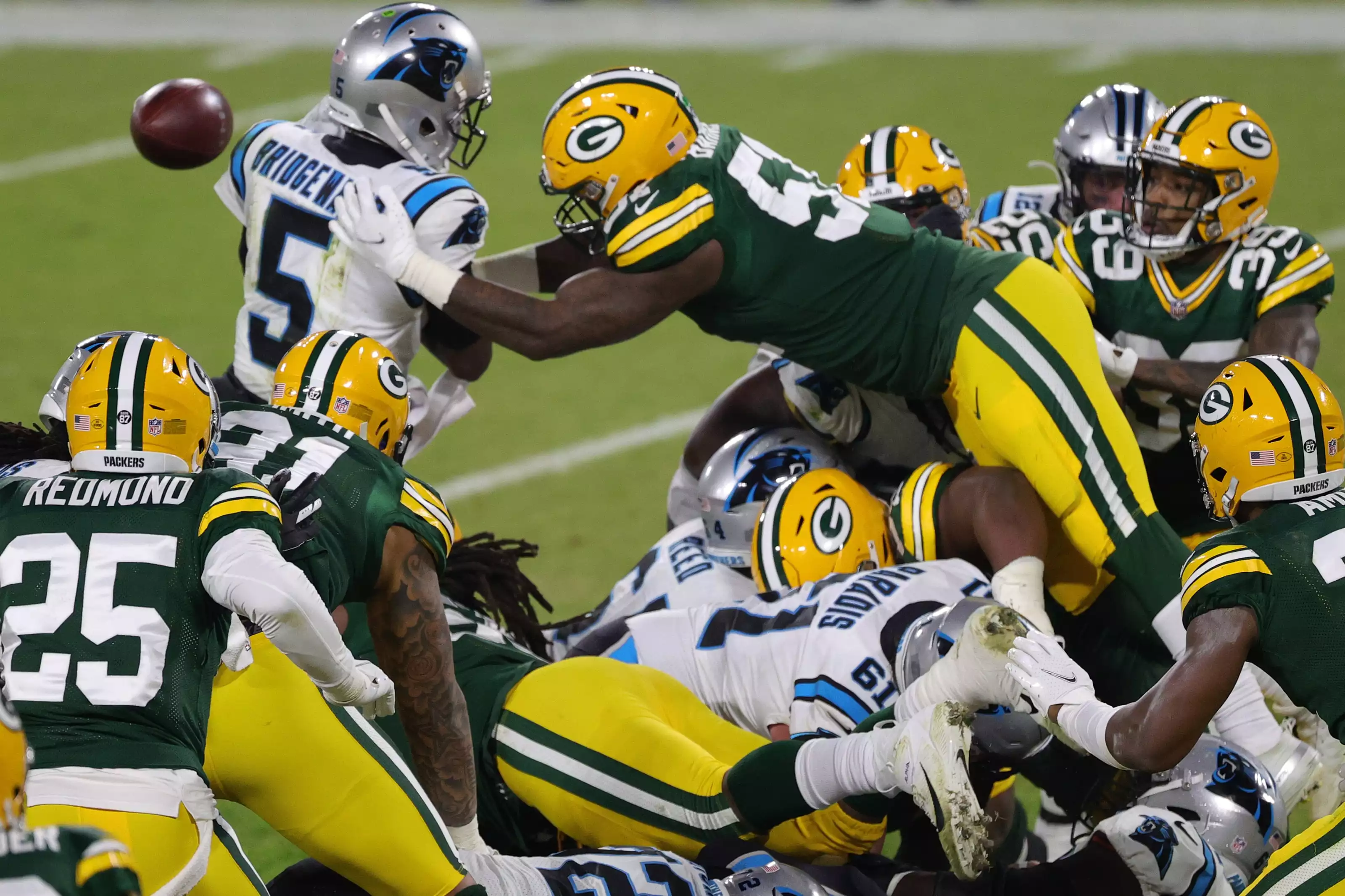 Seattle Seahawks at Green Bay Packers performing live at Lambeau Field.