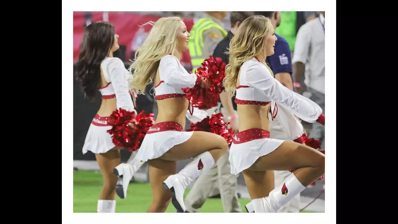Green Bay Packers at Arizona Cardinals performing live at State Farm Stadium.