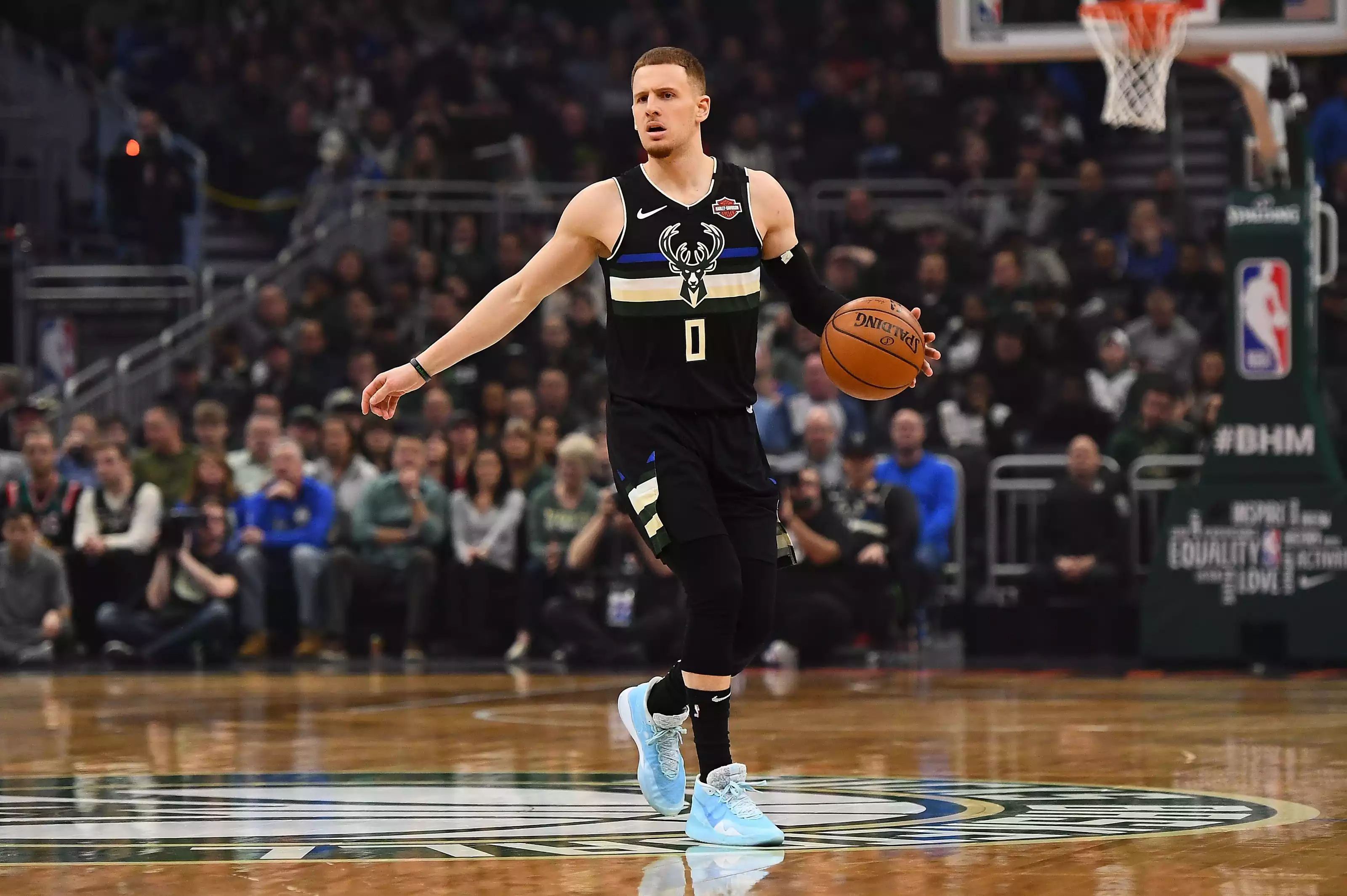 Washington Wizards at Milwaukee Bucks performing live at Fiserv Forum.