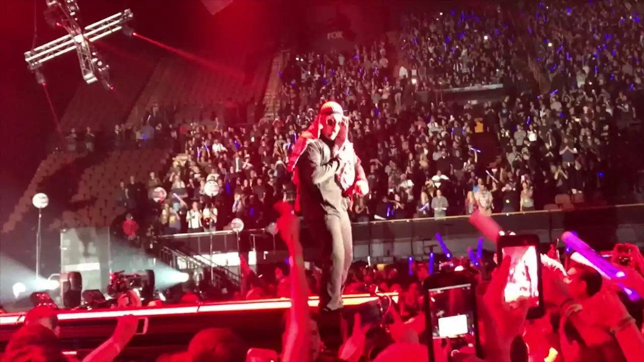 KROQ Almost Acoustic Christmas performing live